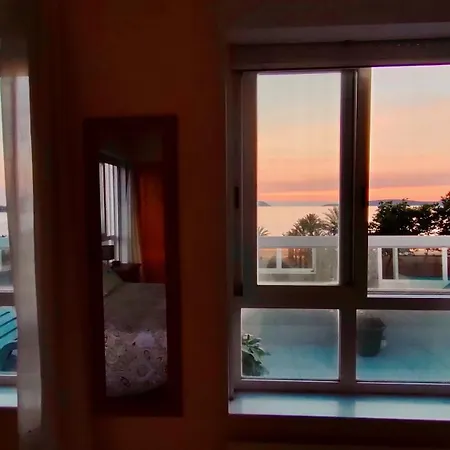 Samil Apartment, Primera Linea De Playa Con Wifi Y Garaje شقة *